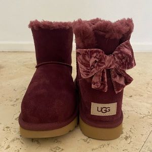 BRAND NEW UGG- plum mini bailey bow boot